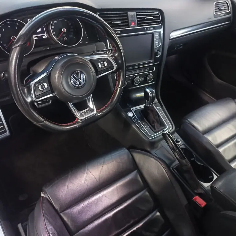 VOLKSWAGEN Golf - Foto