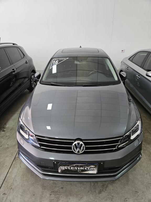 VOLKSWAGEN Jetta - Foto