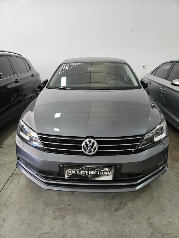 VOLKSWAGEN Jetta - Foto