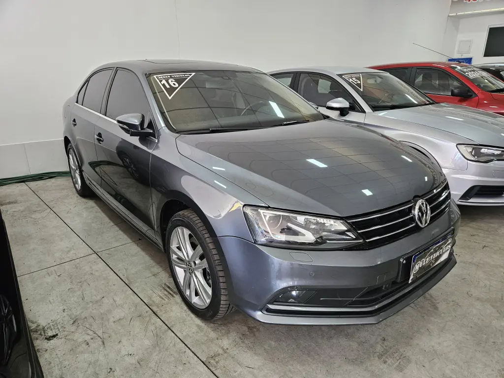 VOLKSWAGEN Jetta - Foto