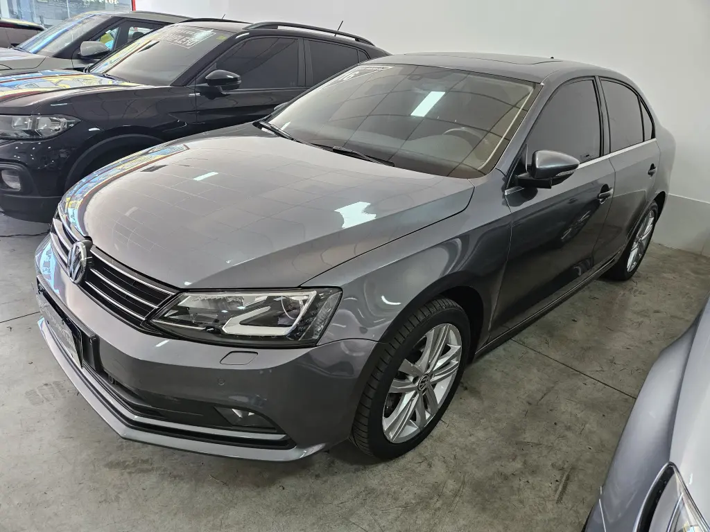 VOLKSWAGEN Jetta - Foto