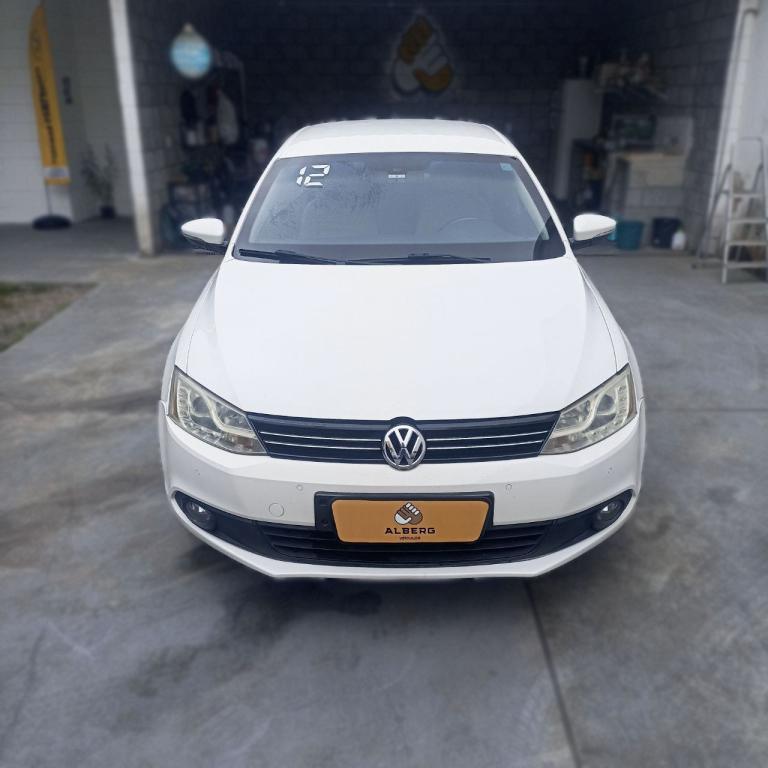 VOLKSWAGEN Jetta - Foto