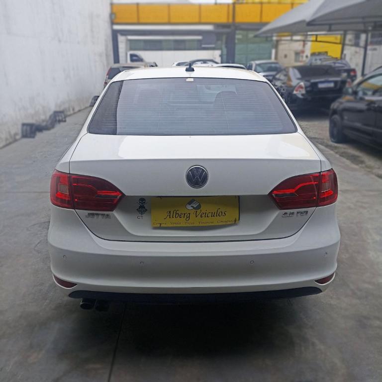VOLKSWAGEN Jetta - Foto