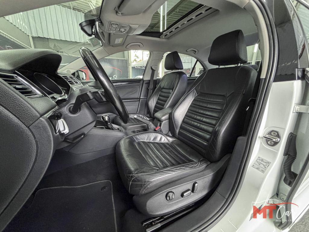 VOLKSWAGEN Jetta - Foto
