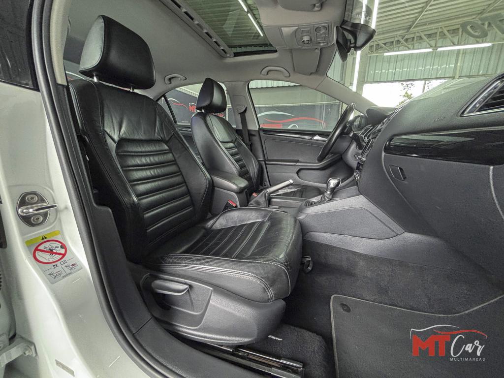 VOLKSWAGEN Jetta - Foto