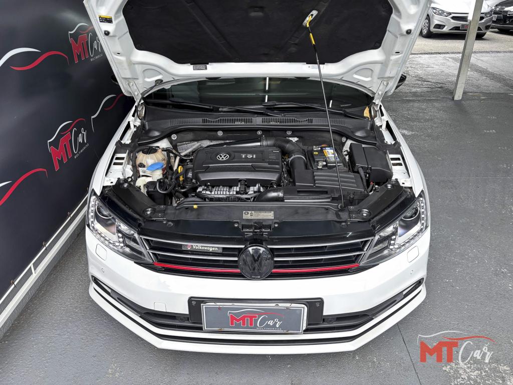 VOLKSWAGEN Jetta - Foto