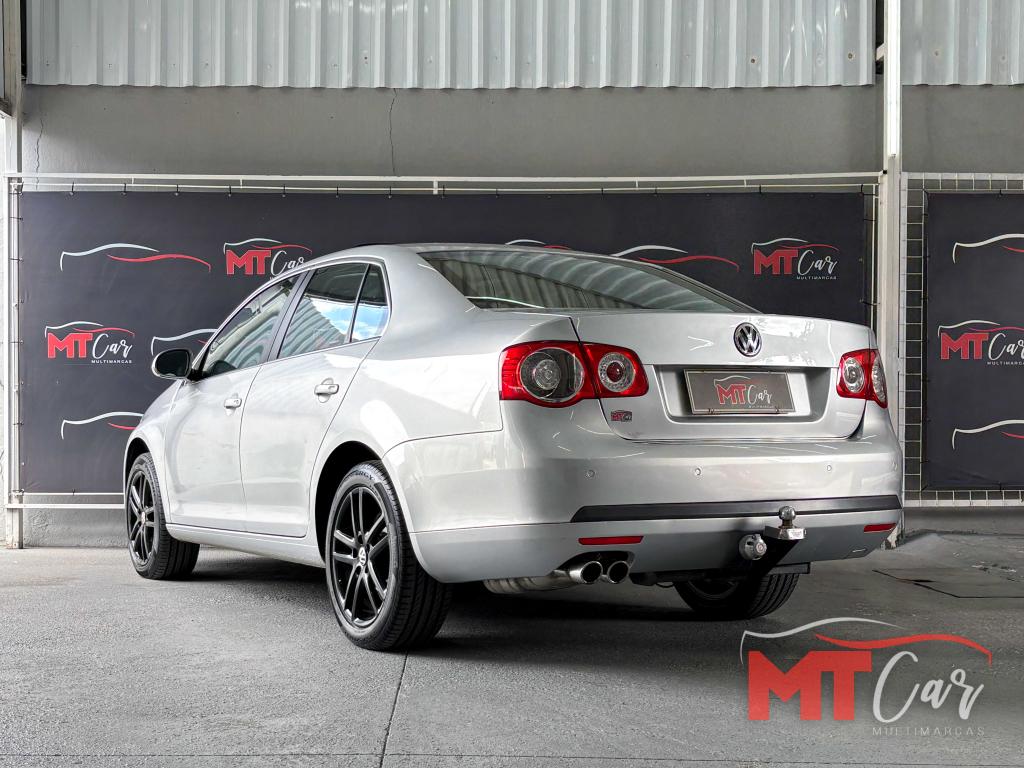 VOLKSWAGEN Jetta - Foto