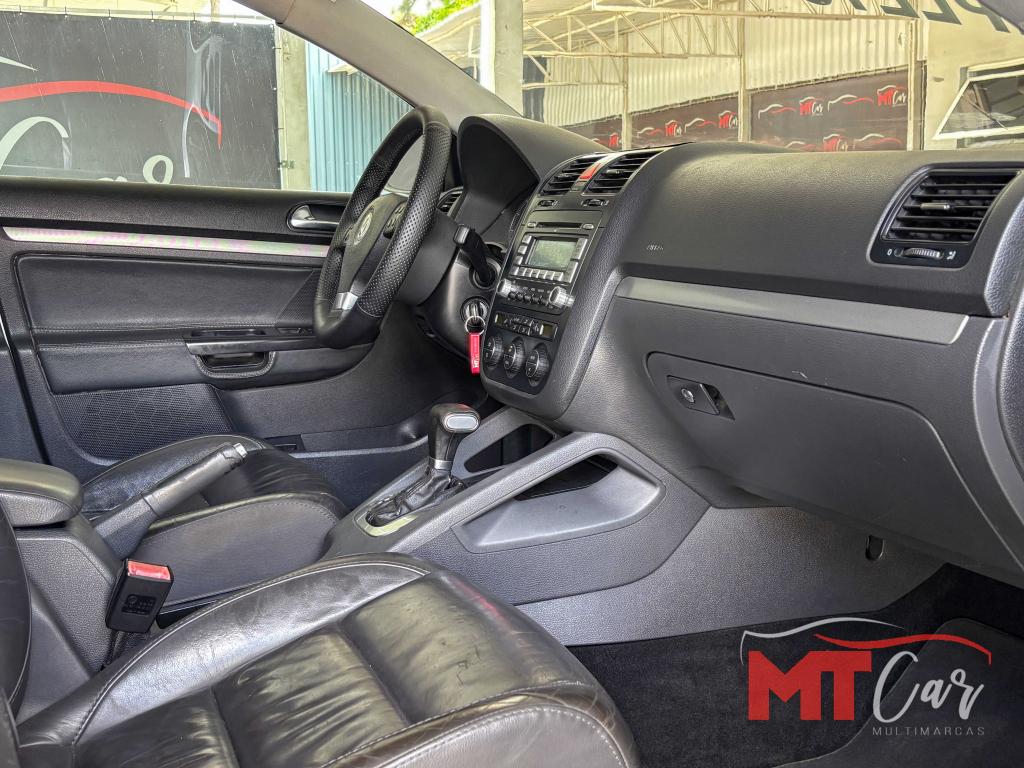 VOLKSWAGEN Jetta - Foto