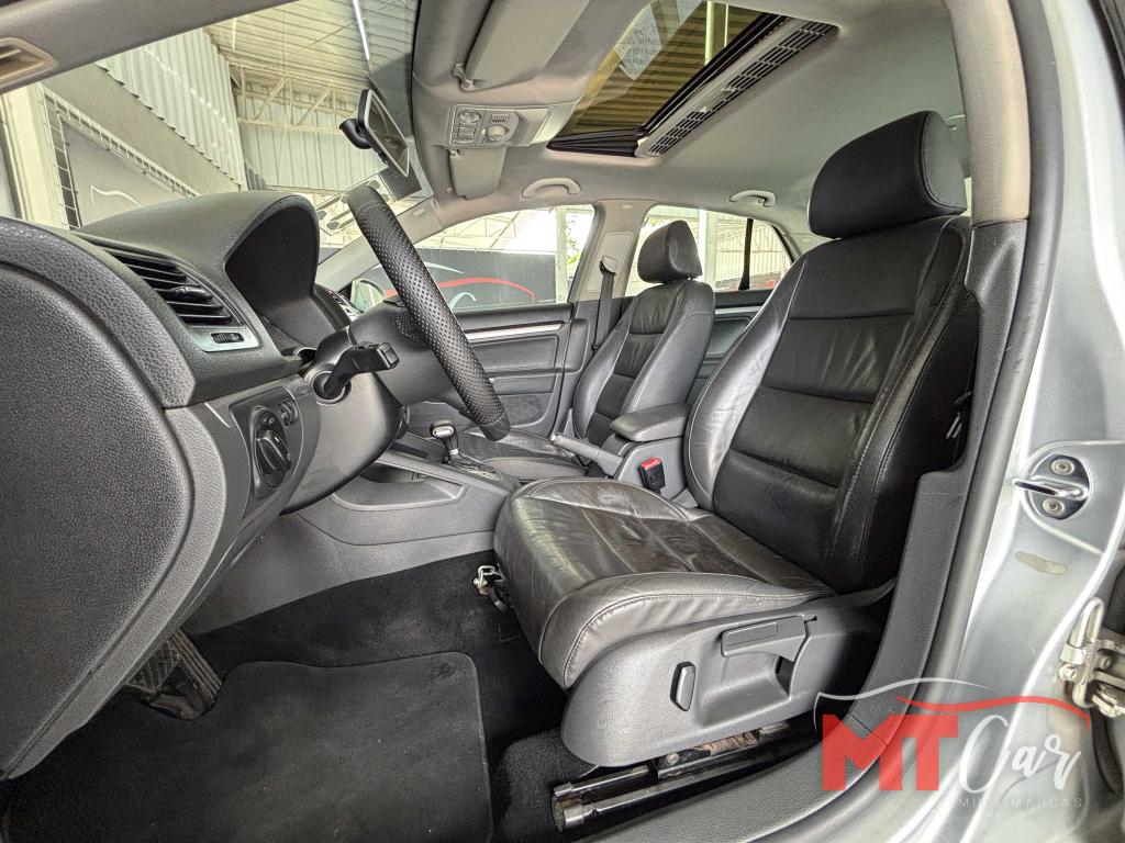 VOLKSWAGEN Jetta - Foto