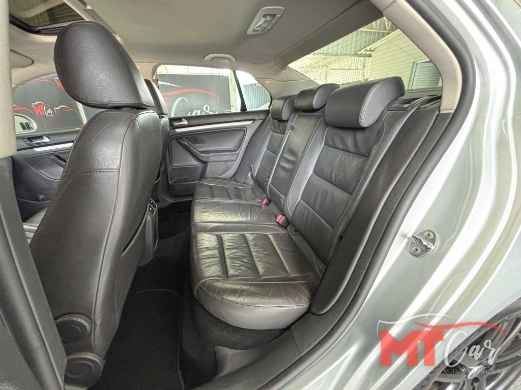 VOLKSWAGEN Jetta - Foto