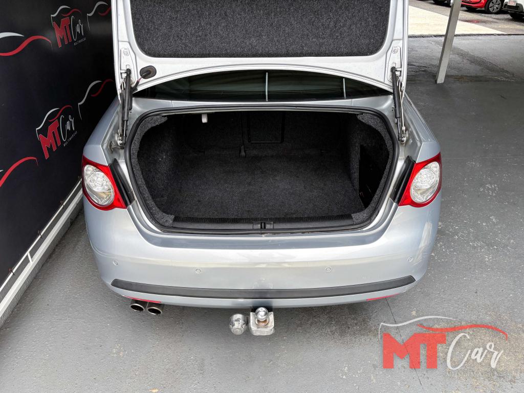 VOLKSWAGEN Jetta - Foto