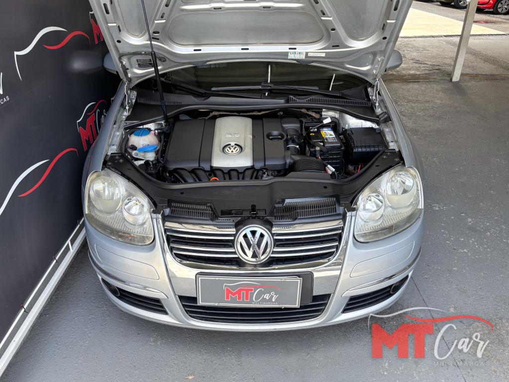 VOLKSWAGEN Jetta - Foto