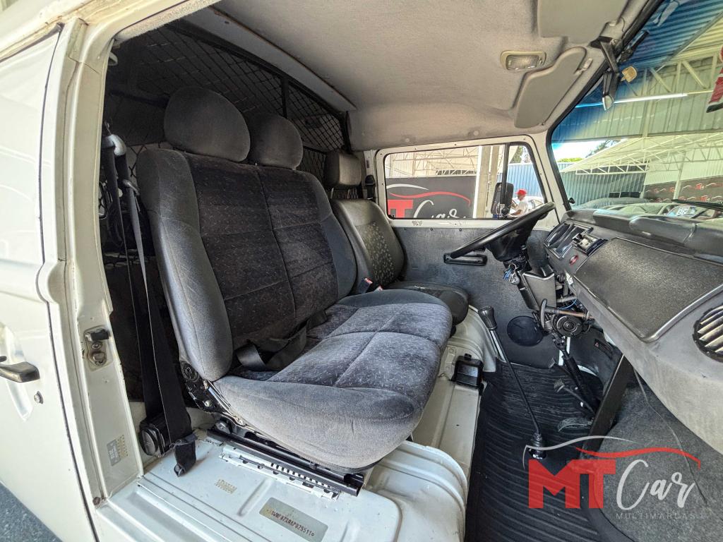 VOLKSWAGEN Kombi - Foto