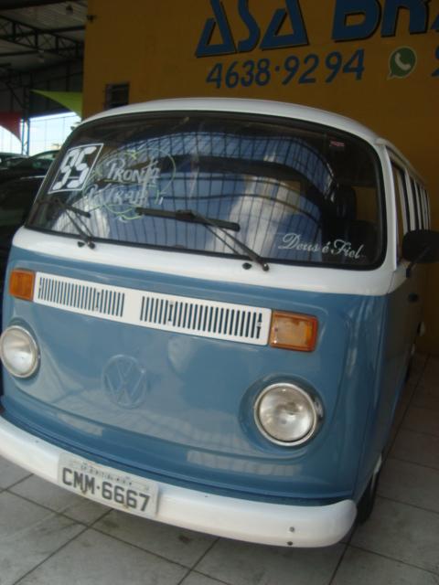 VOLKSWAGEN Kombi