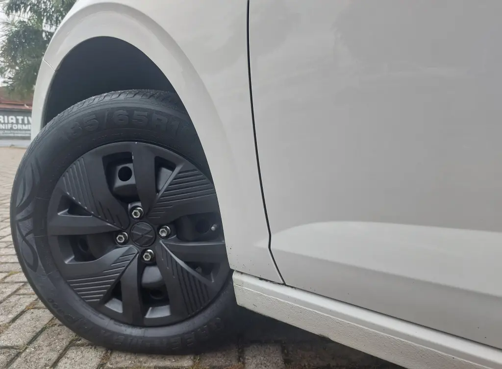 VOLKSWAGEN Polo Hatch - Foto