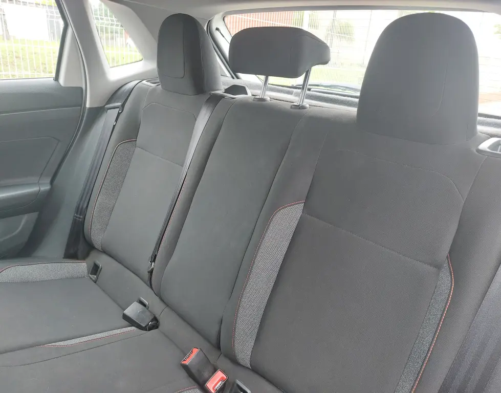 VOLKSWAGEN Polo Hatch - Foto