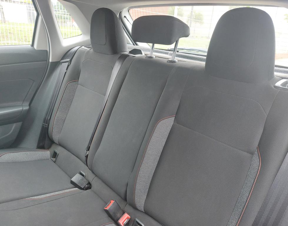 VOLKSWAGEN Polo Hatch - Foto