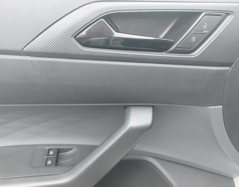 VOLKSWAGEN Polo Hatch - Foto