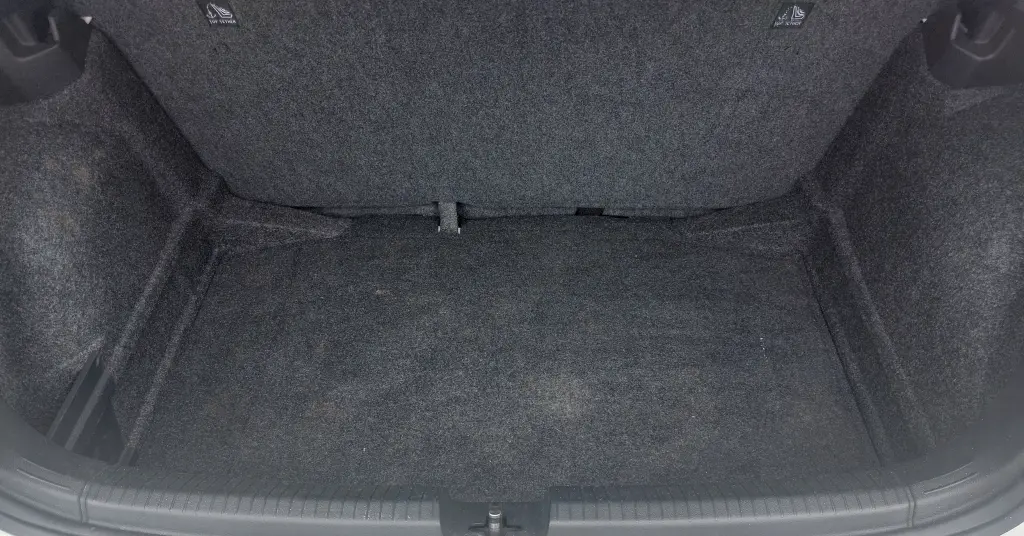 VOLKSWAGEN Polo Hatch - Foto