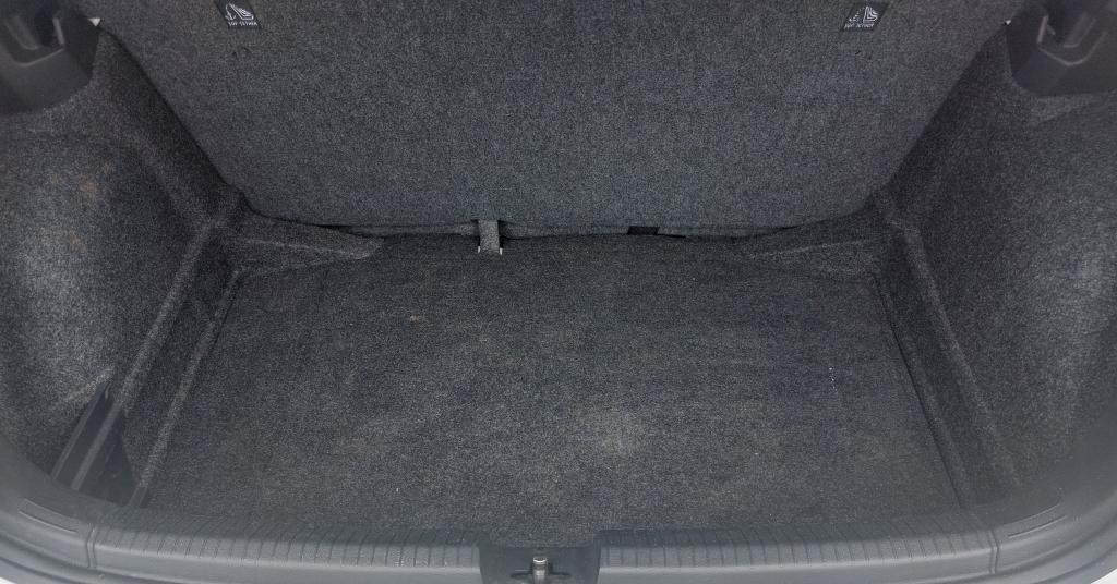 VOLKSWAGEN Polo Hatch - Foto