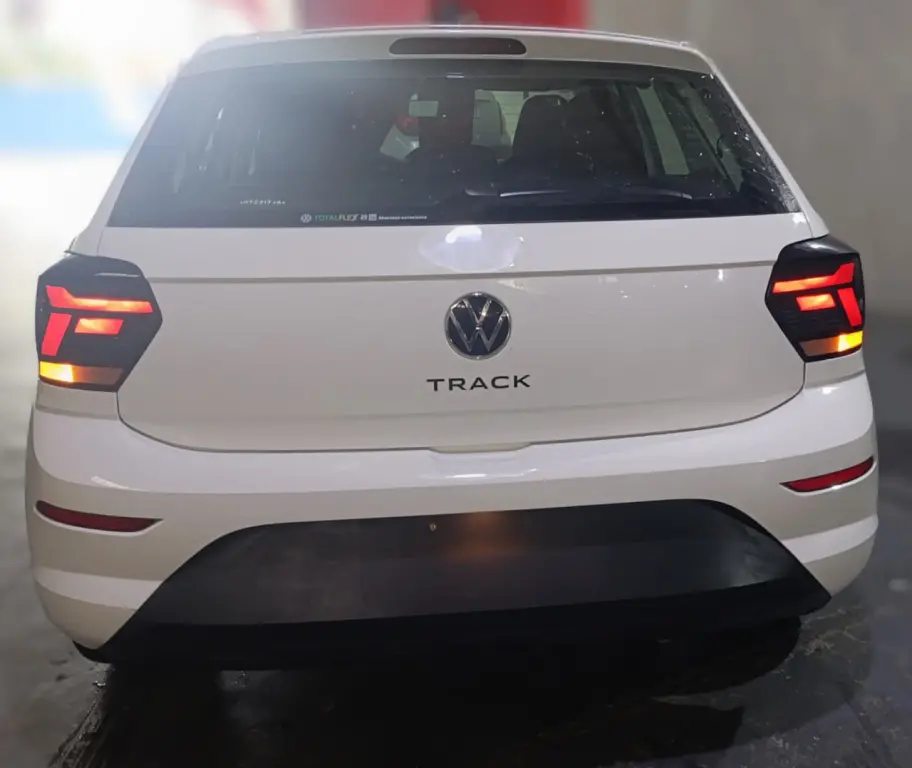 VOLKSWAGEN Polo Hatch - Foto