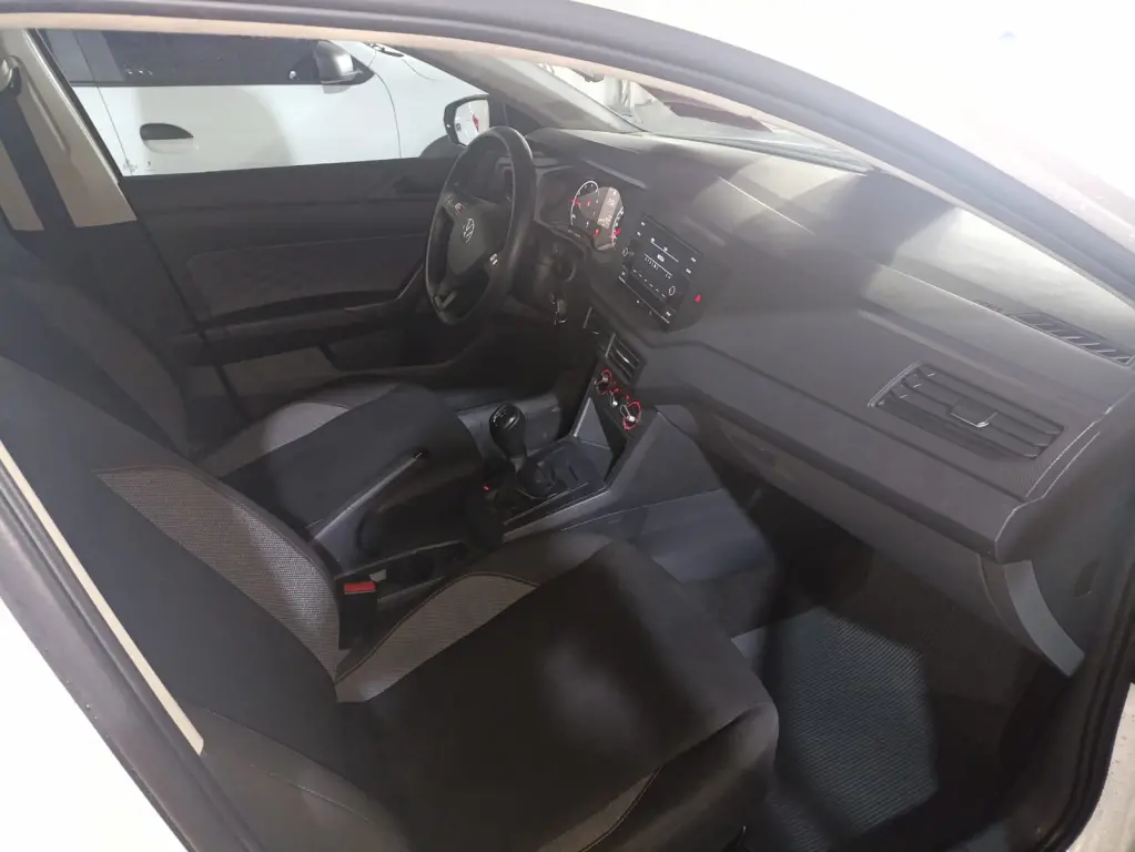 VOLKSWAGEN Polo Hatch - Foto