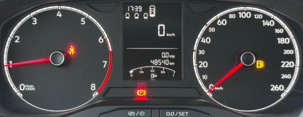 VOLKSWAGEN Polo Hatch - Foto