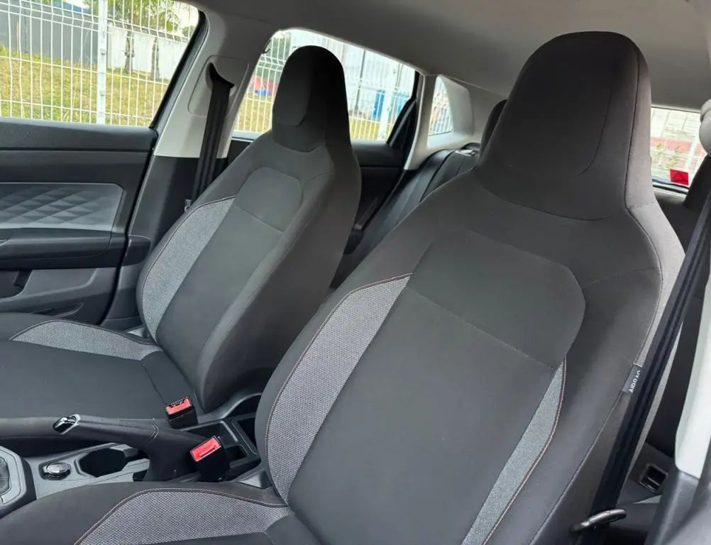 VOLKSWAGEN Polo Hatch - Foto