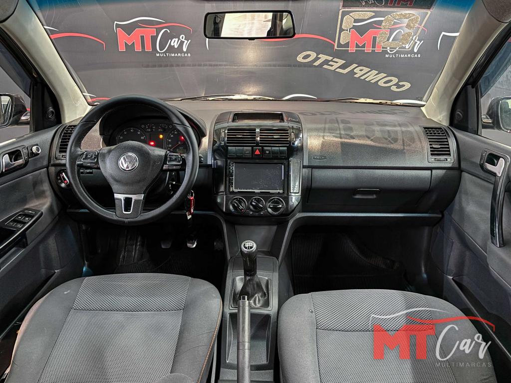 VOLKSWAGEN Polo Hatch - Foto