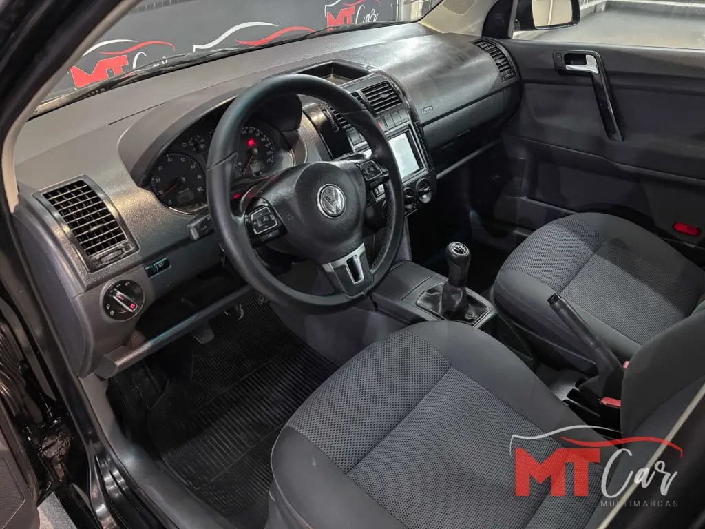 VOLKSWAGEN Polo Hatch - Foto