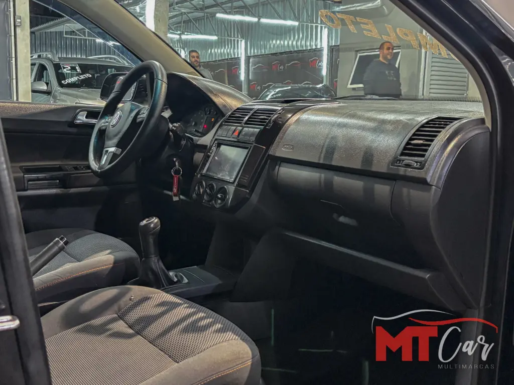 VOLKSWAGEN Polo Hatch - Foto