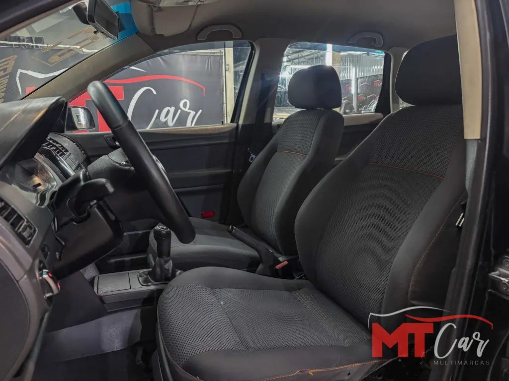 VOLKSWAGEN Polo Hatch - Foto