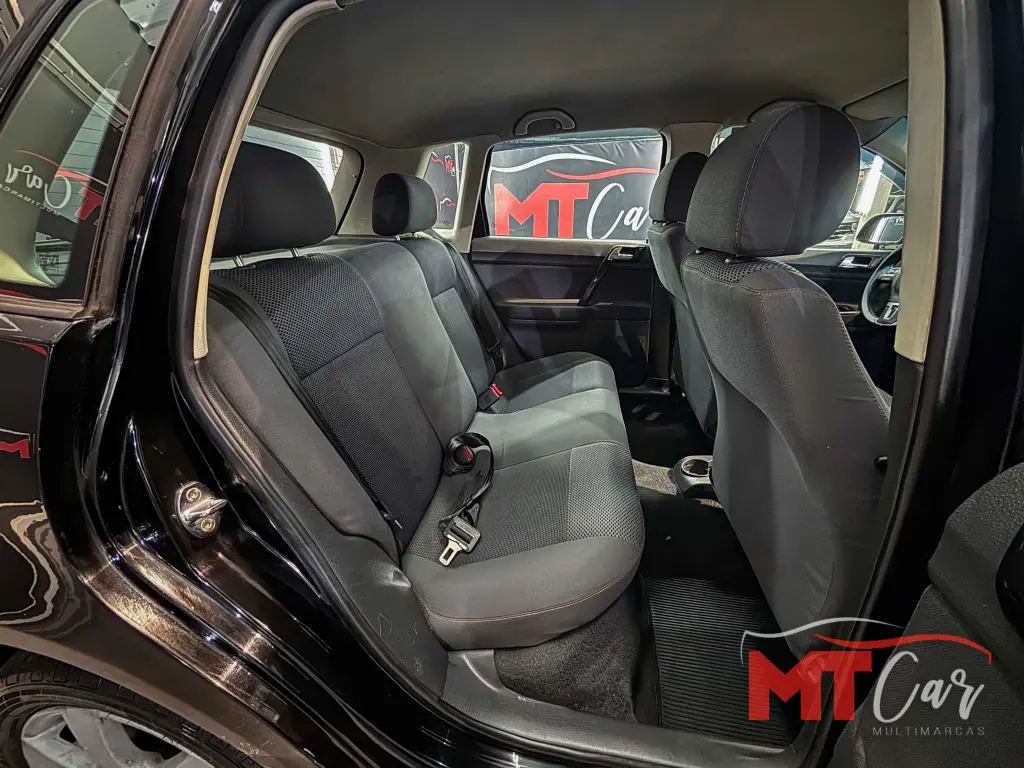 VOLKSWAGEN Polo Hatch - Foto