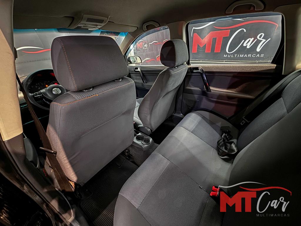 VOLKSWAGEN Polo Hatch - Foto