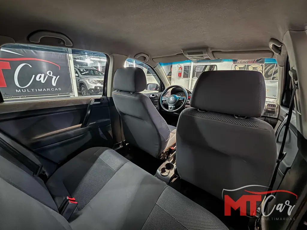 VOLKSWAGEN Polo Hatch - Foto