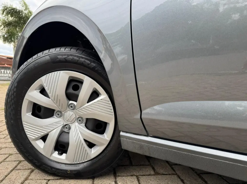 VOLKSWAGEN Polo Hatch - Foto