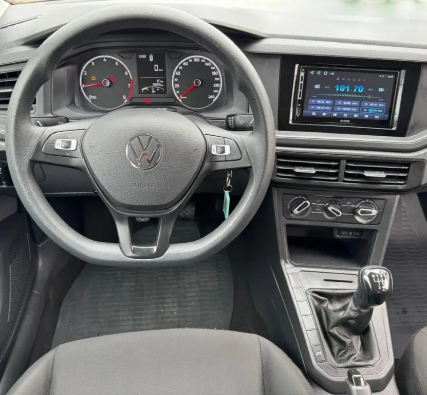 VOLKSWAGEN Polo Hatch - Foto