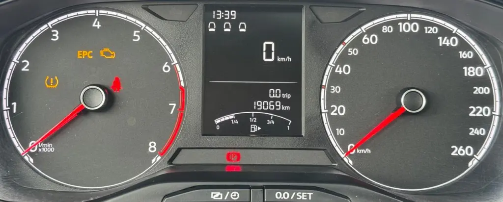 VOLKSWAGEN Polo Hatch - Foto