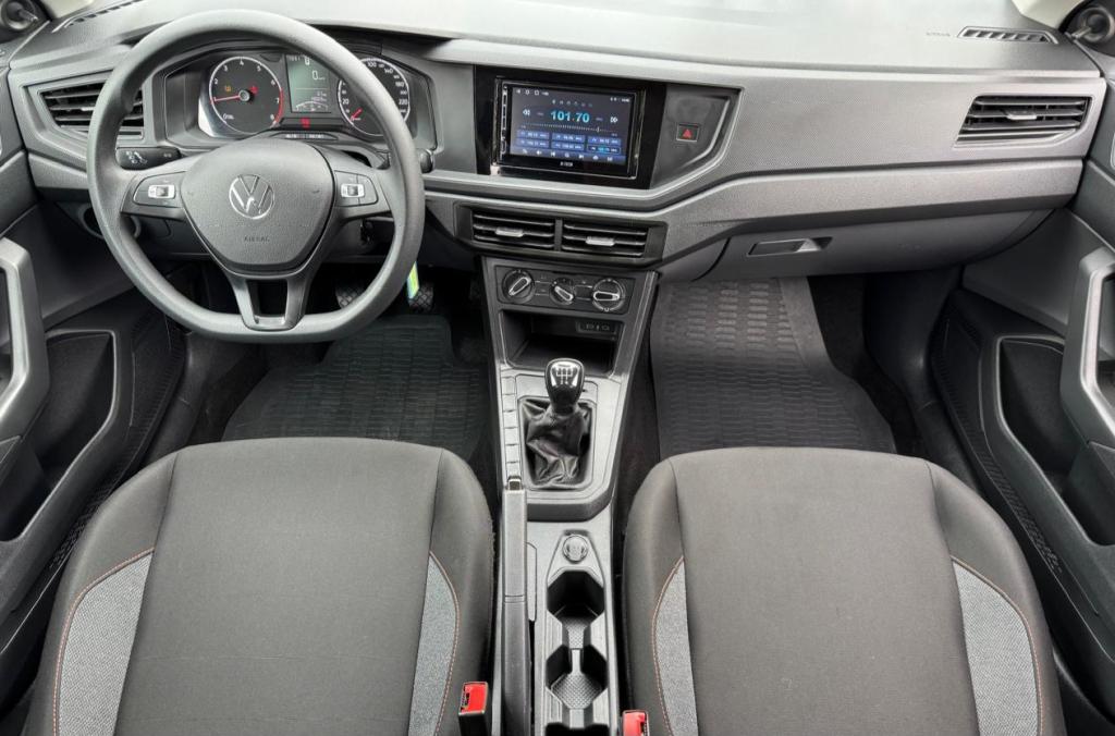 VOLKSWAGEN Polo Hatch - Foto