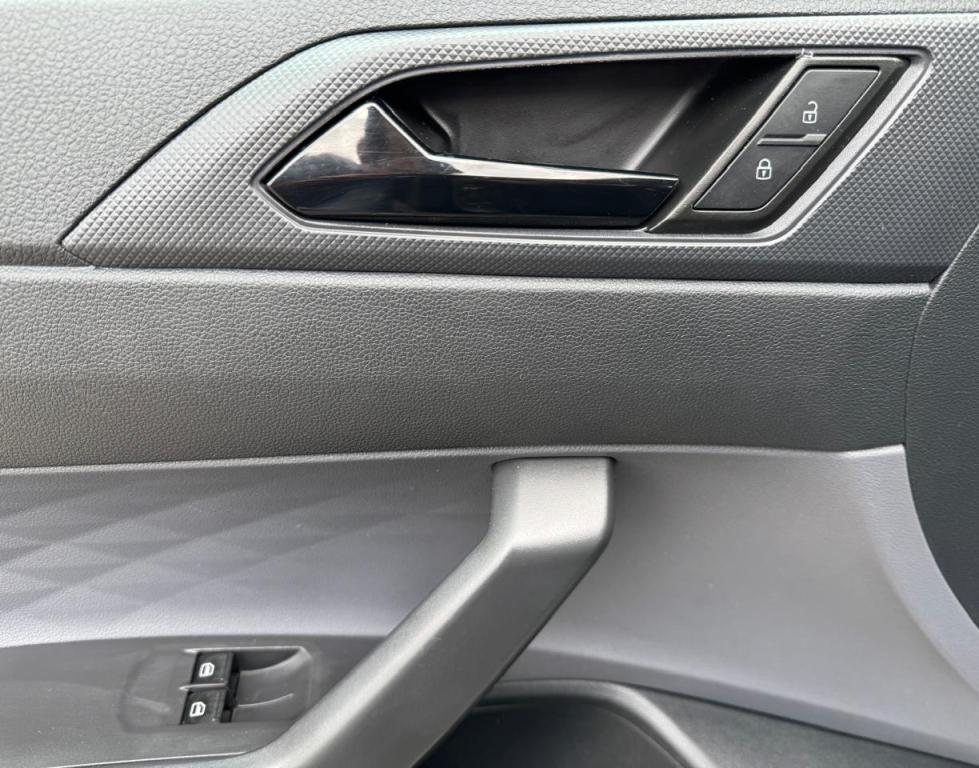 VOLKSWAGEN Polo Hatch - Foto