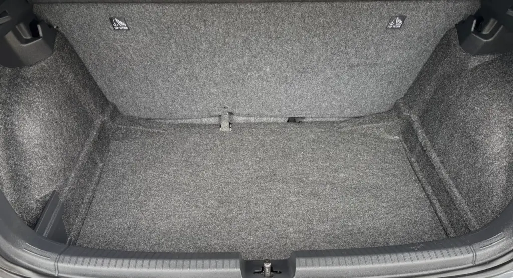 VOLKSWAGEN Polo Hatch - Foto