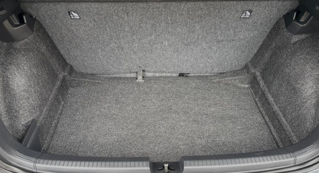 VOLKSWAGEN Polo Hatch - Foto