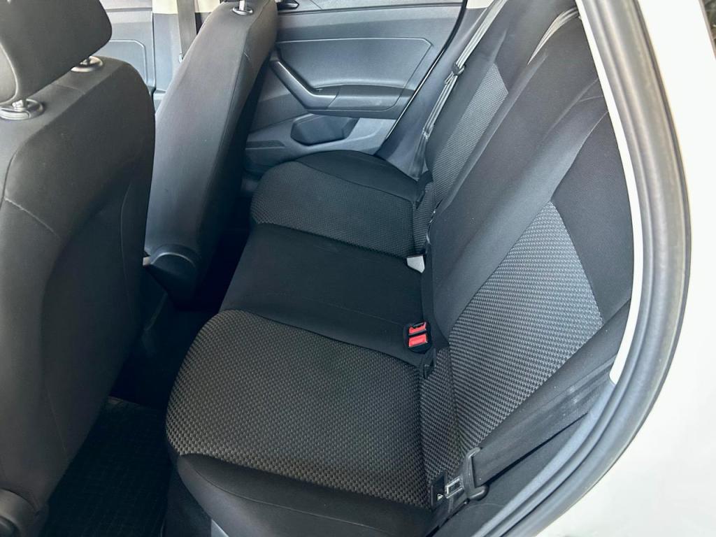VOLKSWAGEN Polo Hatch - Foto