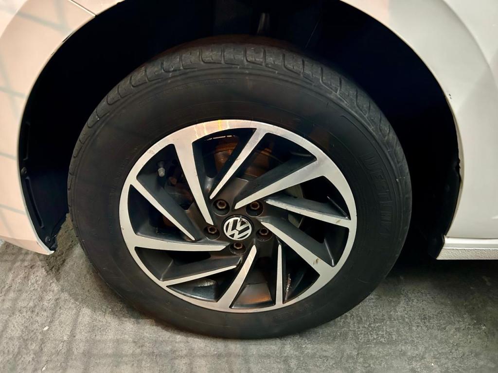 VOLKSWAGEN Polo Hatch - Foto