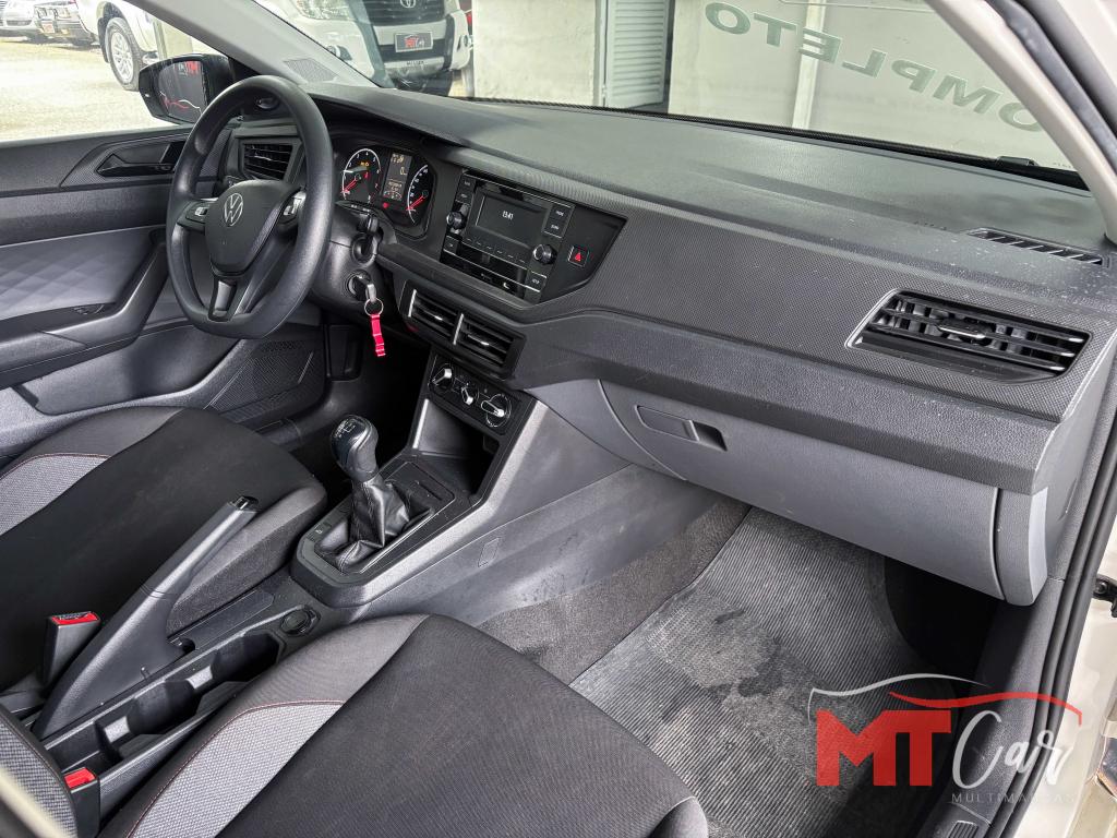 VOLKSWAGEN Polo Hatch - Foto