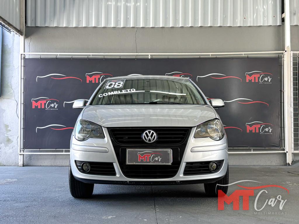 VOLKSWAGEN Polo Sedan - Foto