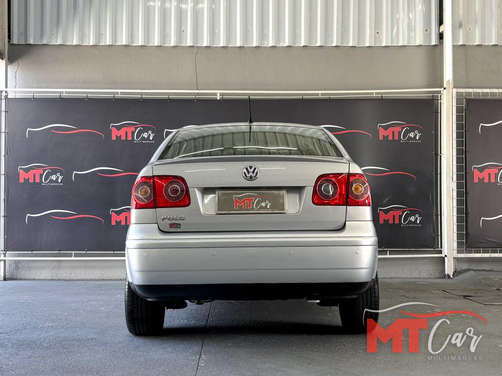 VOLKSWAGEN Polo Sedan - Foto