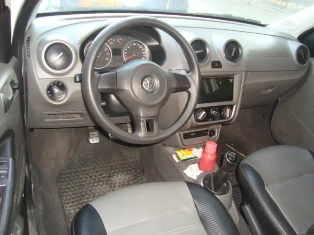 VOLKSWAGEN Saveiro - Foto