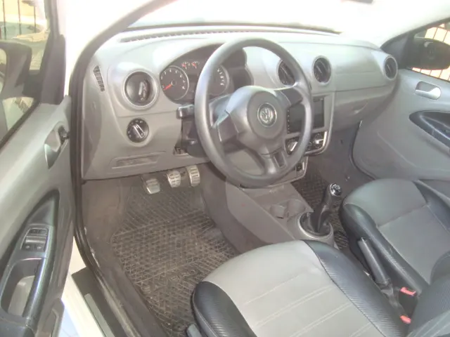 VOLKSWAGEN Saveiro - Foto