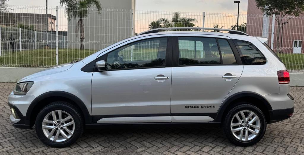 VOLKSWAGEN Space Cross - Foto
